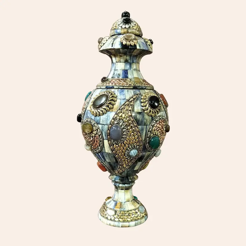 Camel Bone Pot & Lid With Stonework 15 In 1