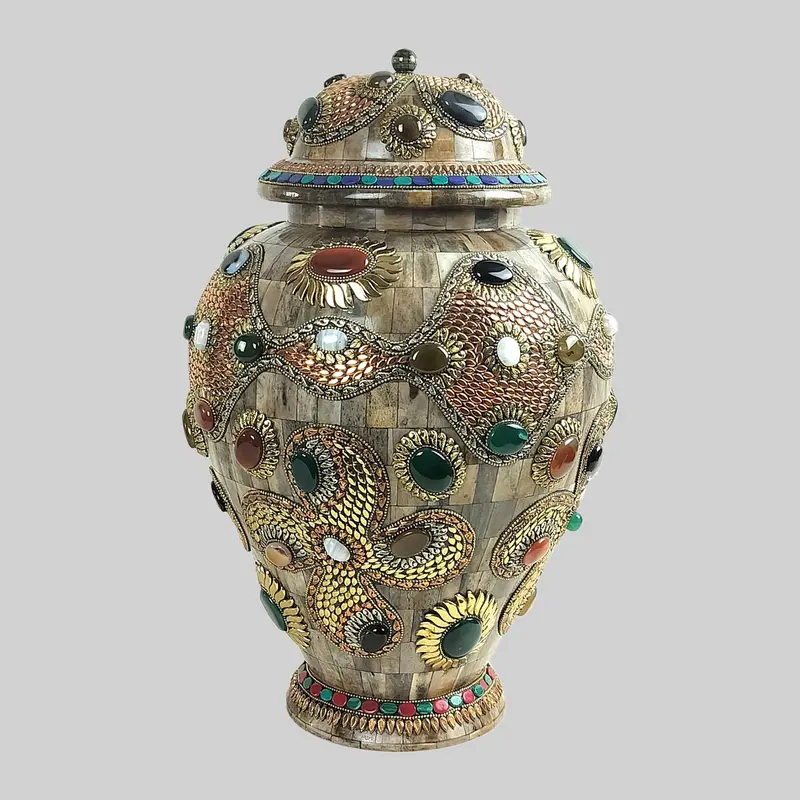 Camel Bone Pot & Lid With Stonework 18 In 1
