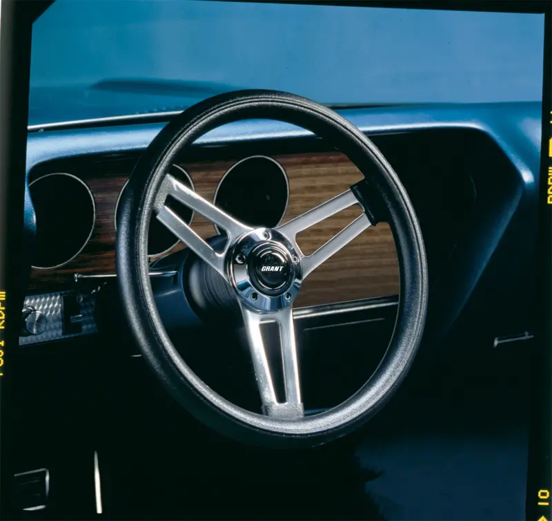 Grant Classic Series 5-Spoke Steering Wheel (Model 990) 1